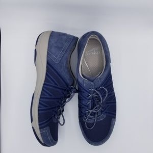 Dansko blue tennis shoes